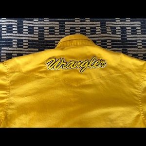 WRANGLER EMBROIDERED MEN’S/ UNISEX BUTTON UP